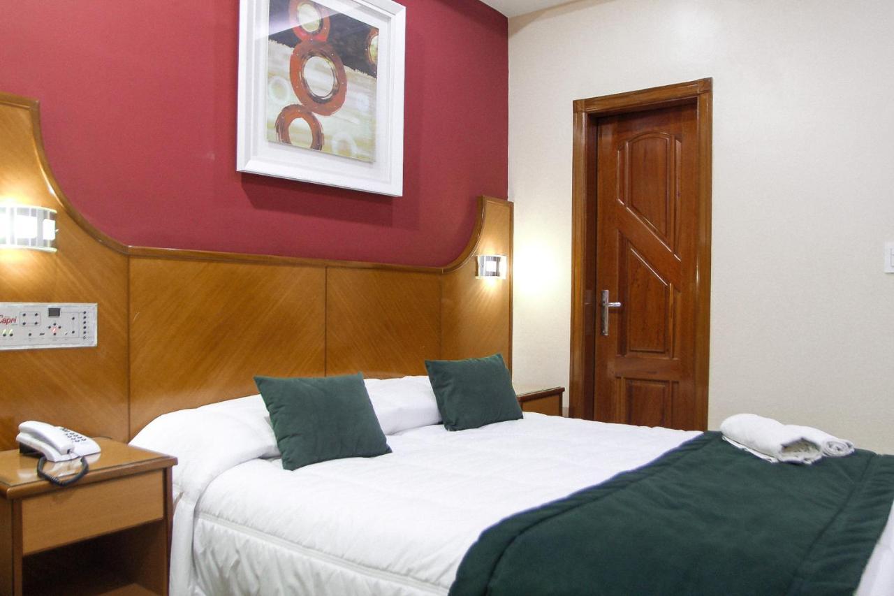 Capri Hotel Duque de Caxias Buitenkant foto