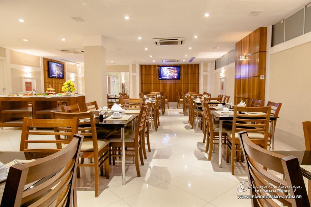 Capri Hotel Duque de Caxias Buitenkant foto