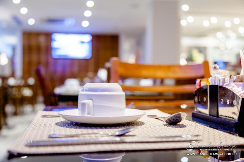 Capri Hotel Duque de Caxias Buitenkant foto